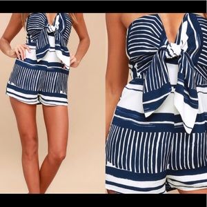 💫💙🤍Lulus strapless romper💫💙🤍